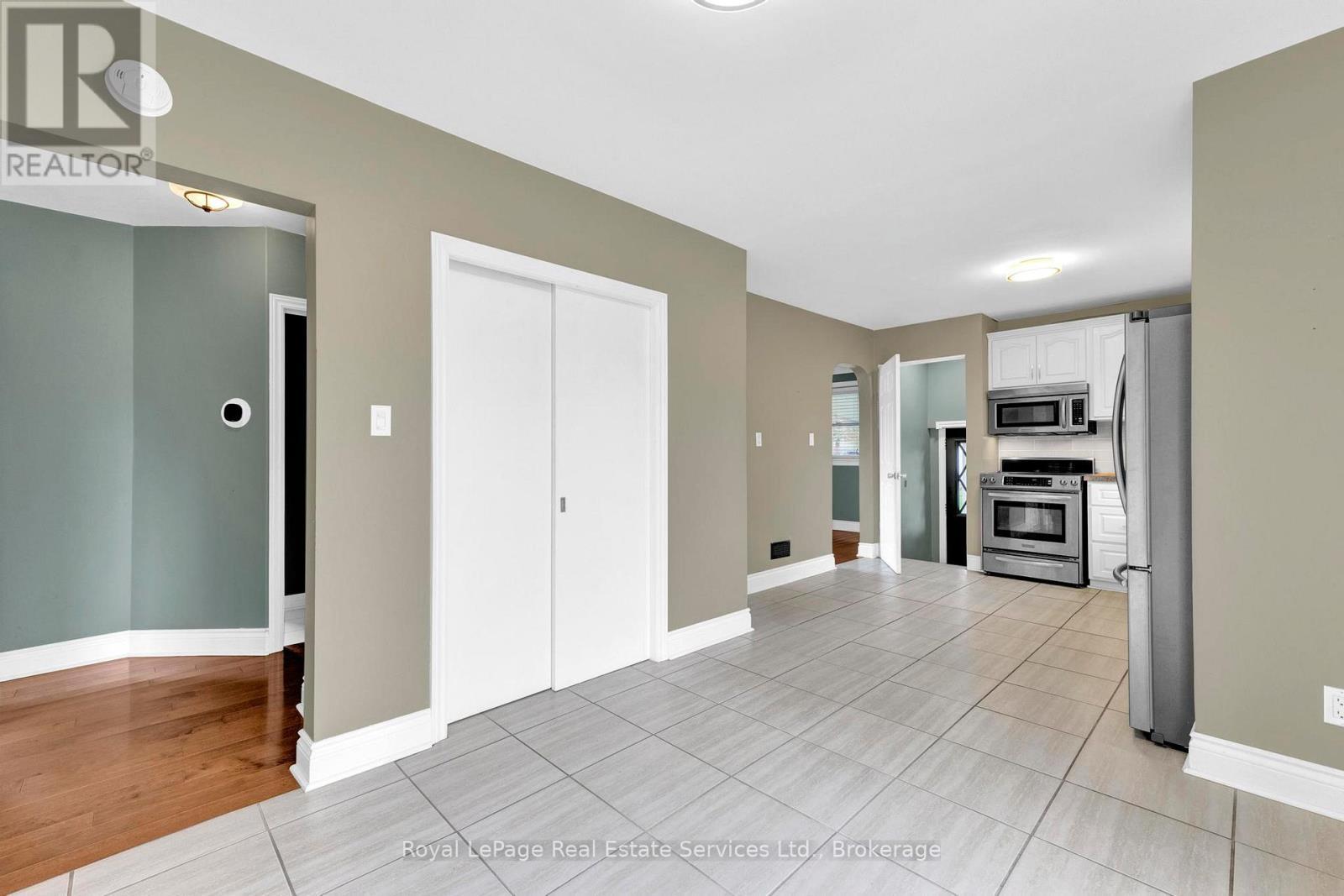 












1 - 65 CUMMING COURT

,
Hamilton (Ancaster),




Ontario
L9G1V4

