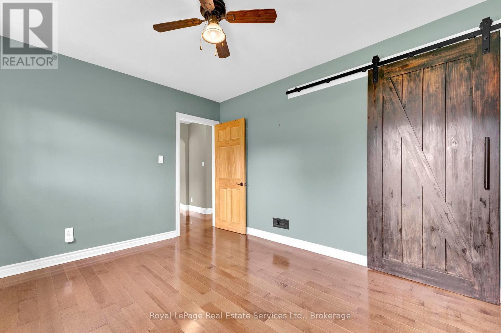 












1 - 65 CUMMING COURT

,
Hamilton (Ancaster),




Ontario
L9G1V4

