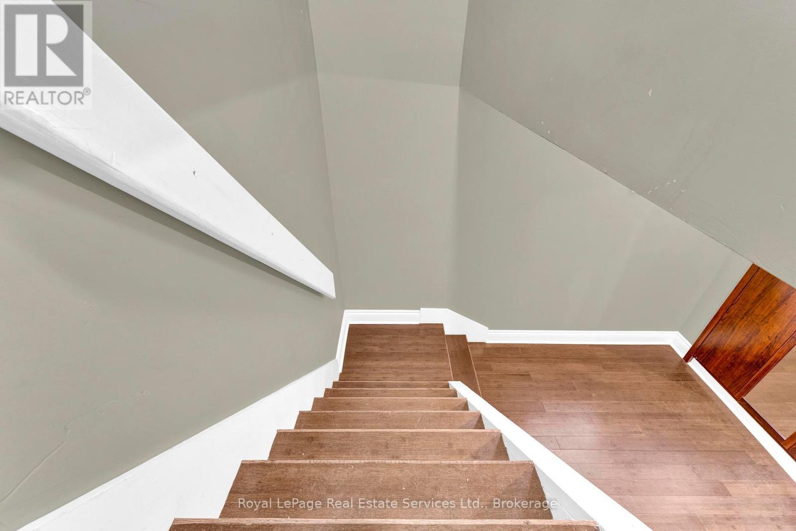 












1 - 65 CUMMING COURT

,
Hamilton (Ancaster),




Ontario
L9G1V4

