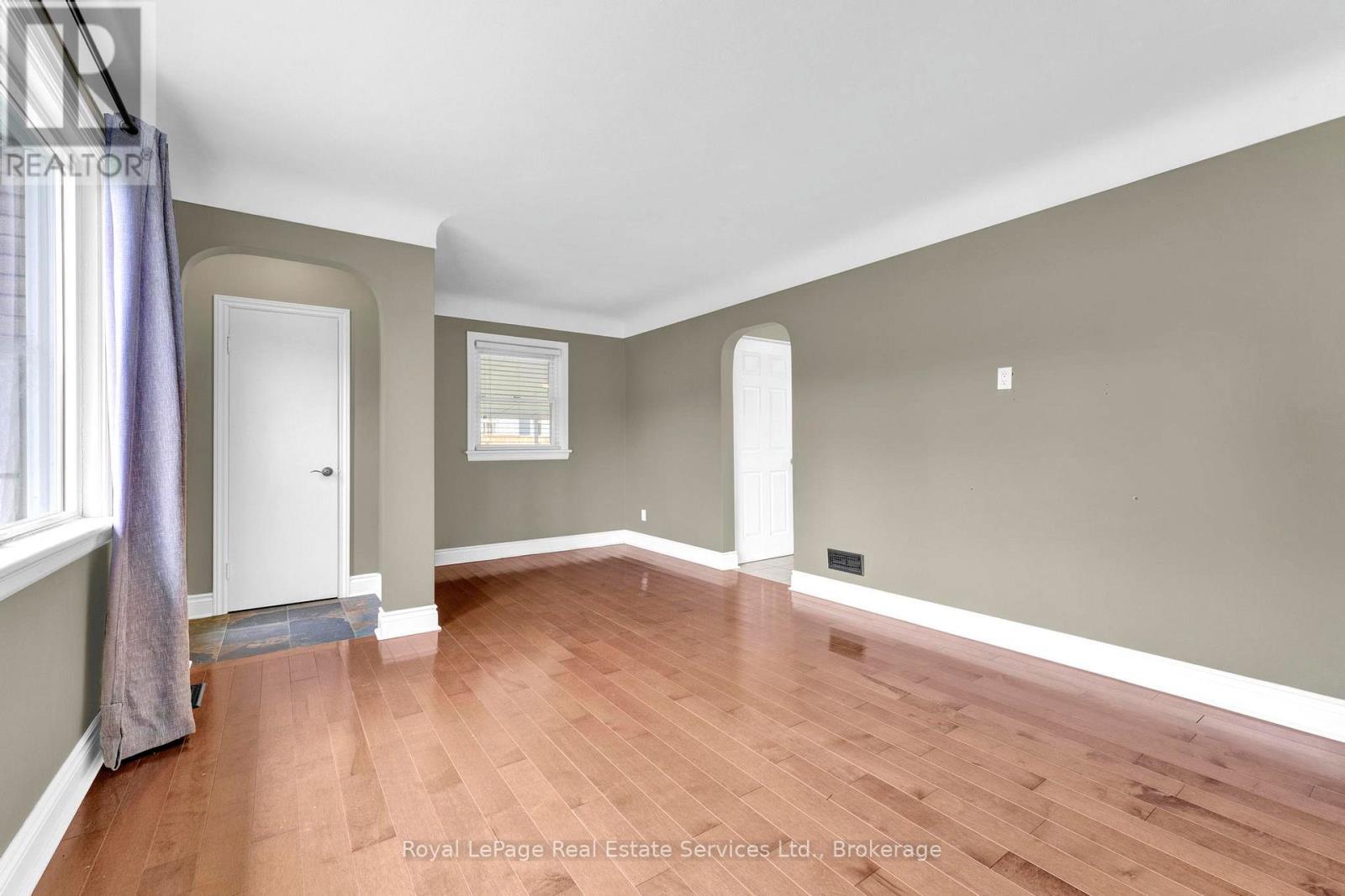 












1 - 65 CUMMING COURT

,
Hamilton (Ancaster),




Ontario
L9G1V4

