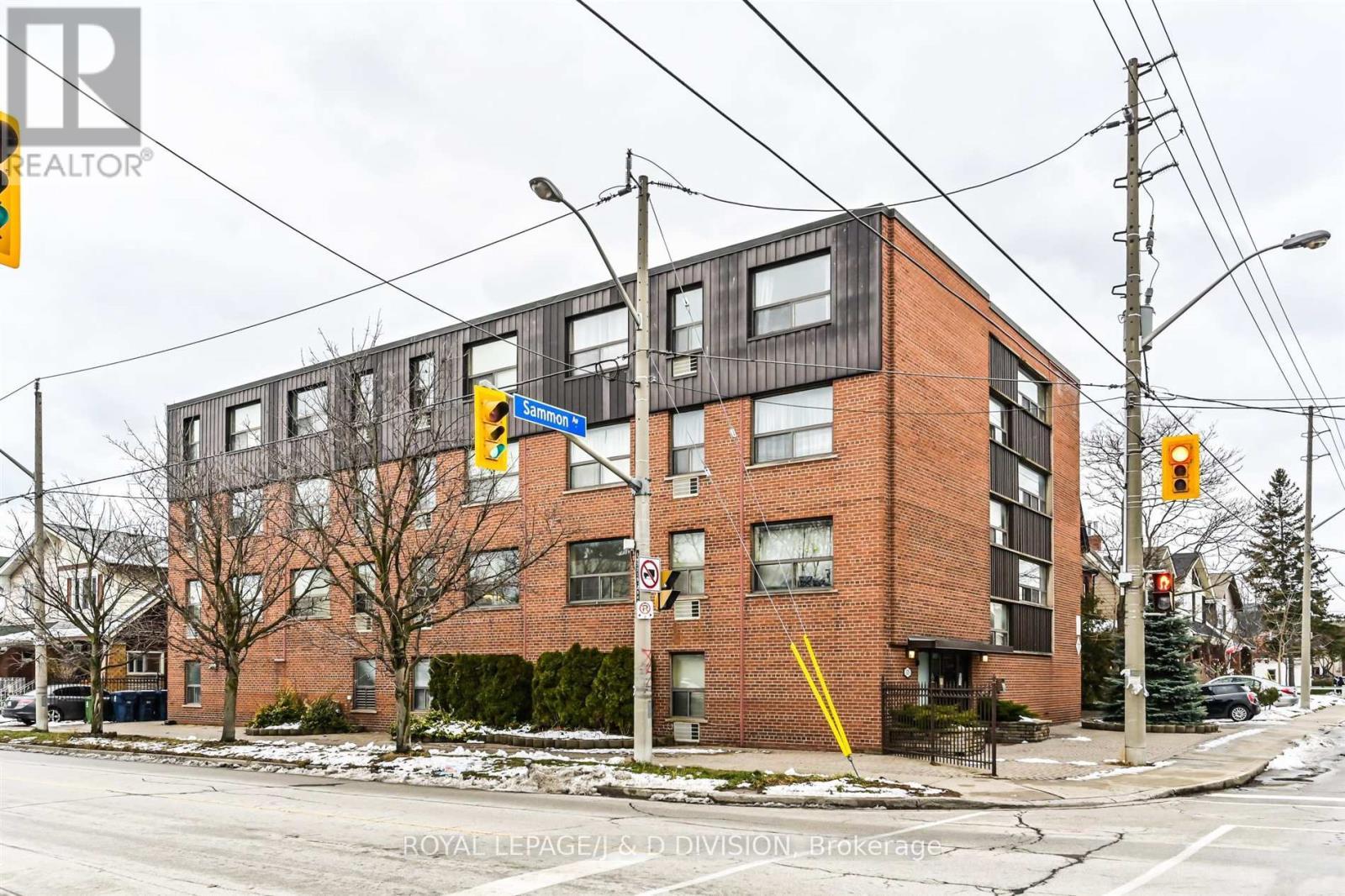 












104 - 325 SAMMON AVENUE

,
Toronto,




Ontario
M4J2A1

