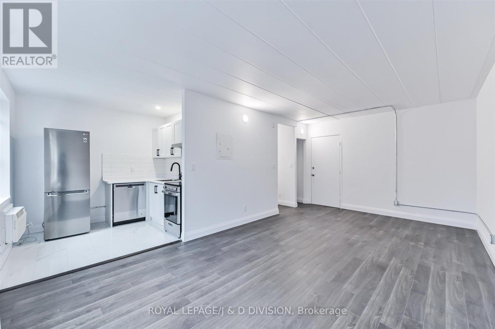 












104 - 325 SAMMON AVENUE

,
Toronto,




Ontario
M4J2A1

