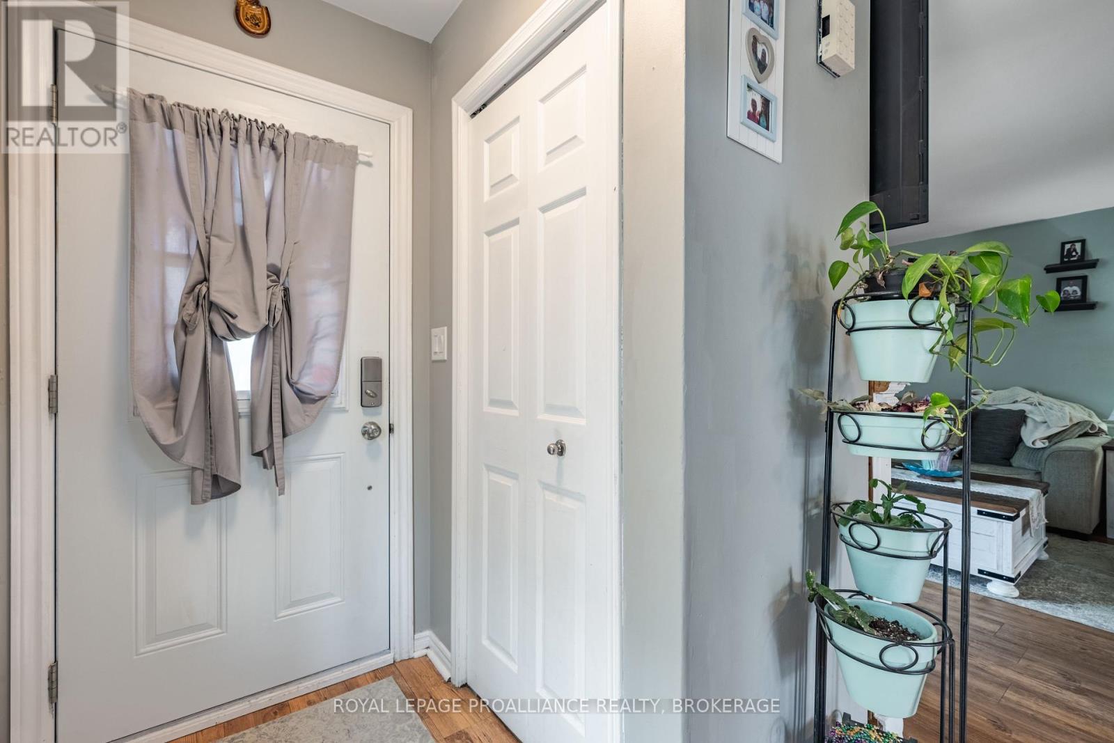












587 DAVIS DRIVE

,
Kingston (East Gardiners Rd),




Ontario
K7M7Y4

