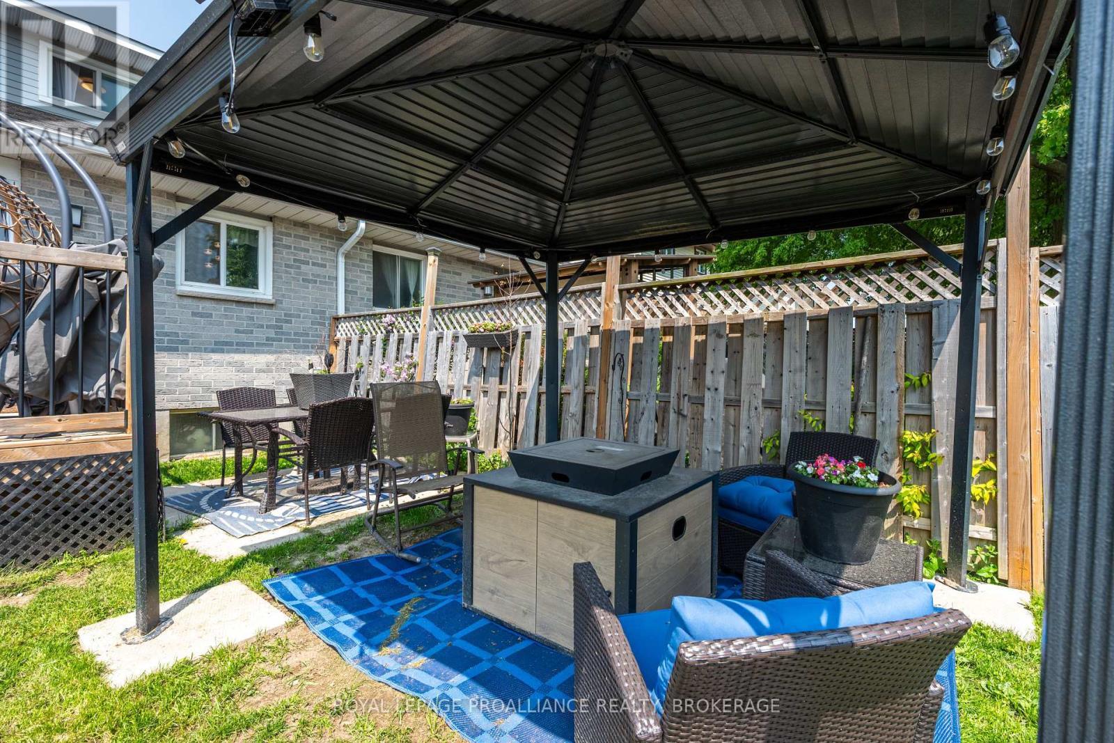 












587 DAVIS DRIVE

,
Kingston (East Gardiners Rd),




Ontario
K7M7Y4

