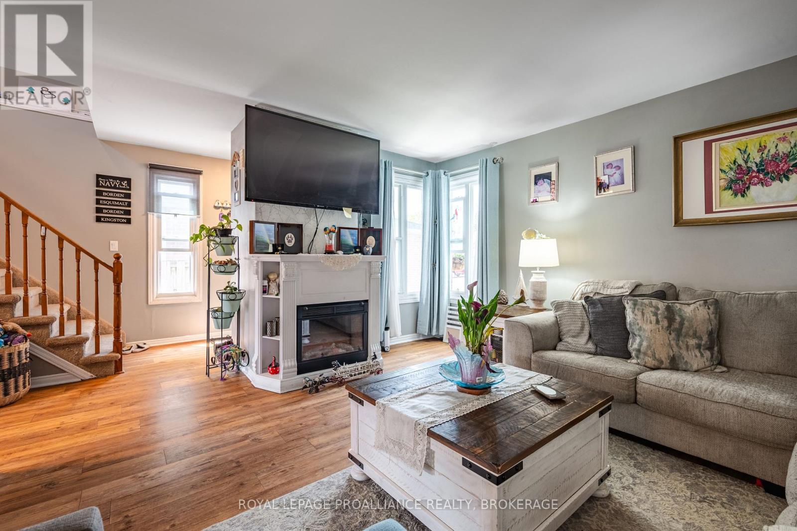












587 DAVIS DRIVE

,
Kingston (East Gardiners Rd),




Ontario
K7M7Y4

