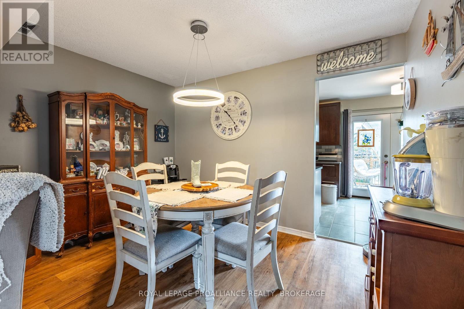 












587 DAVIS DRIVE

,
Kingston (East Gardiners Rd),




Ontario
K7M7Y4

