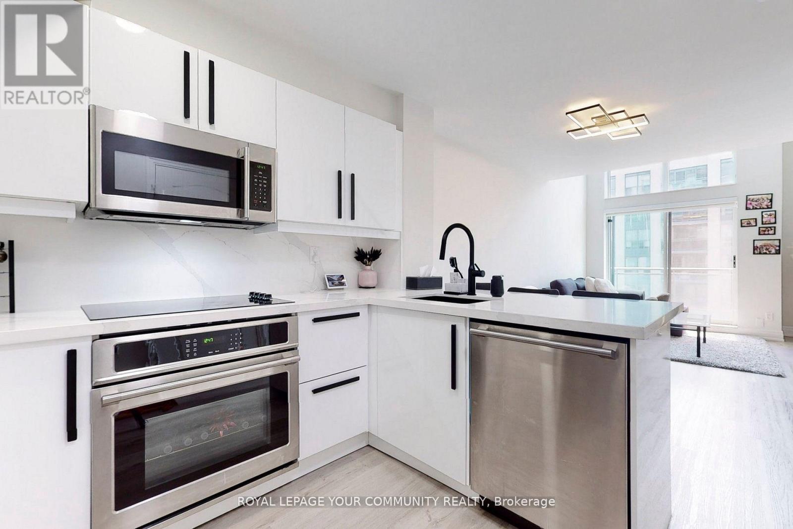 












1514 - 188 DORIS AVENUE

,
Toronto,




Ontario
M2N6Z5

