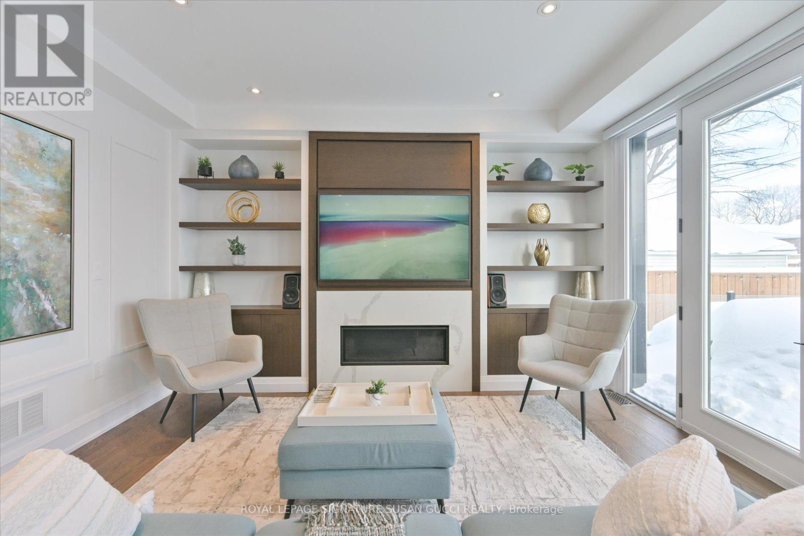 












39 AMSTERDAM AVENUE

,
Toronto,




Ontario
M4B2B9

