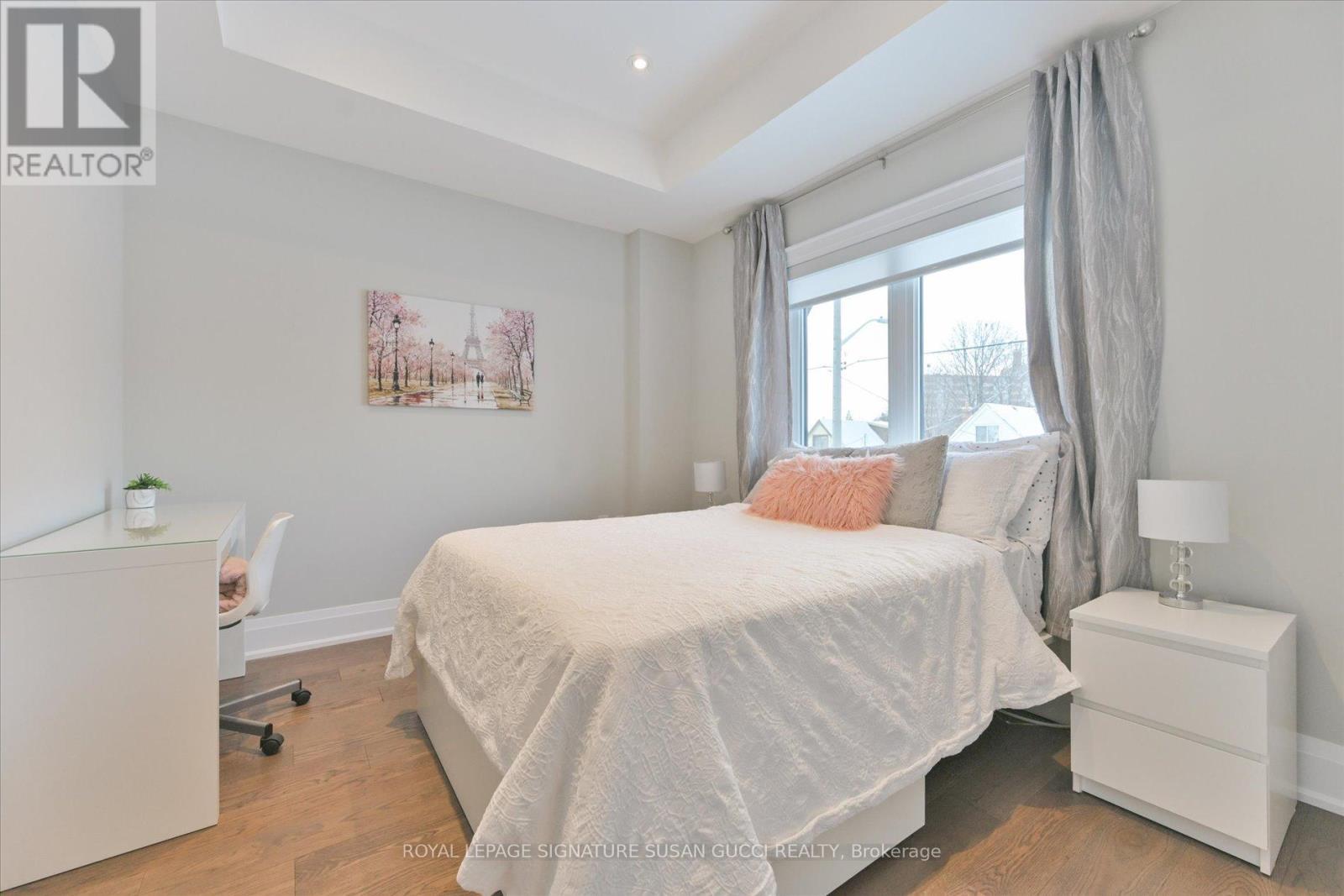 












39 AMSTERDAM AVENUE

,
Toronto,




Ontario
M4B2B9

