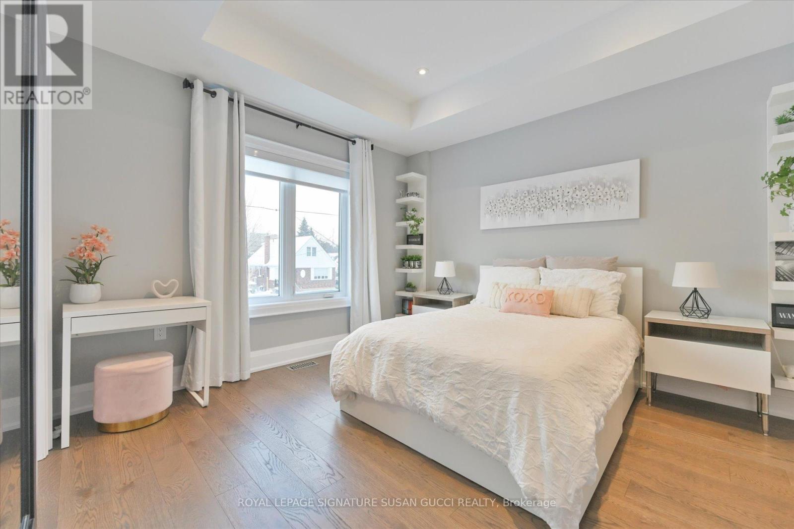 












39 AMSTERDAM AVENUE

,
Toronto,




Ontario
M4B2B9

