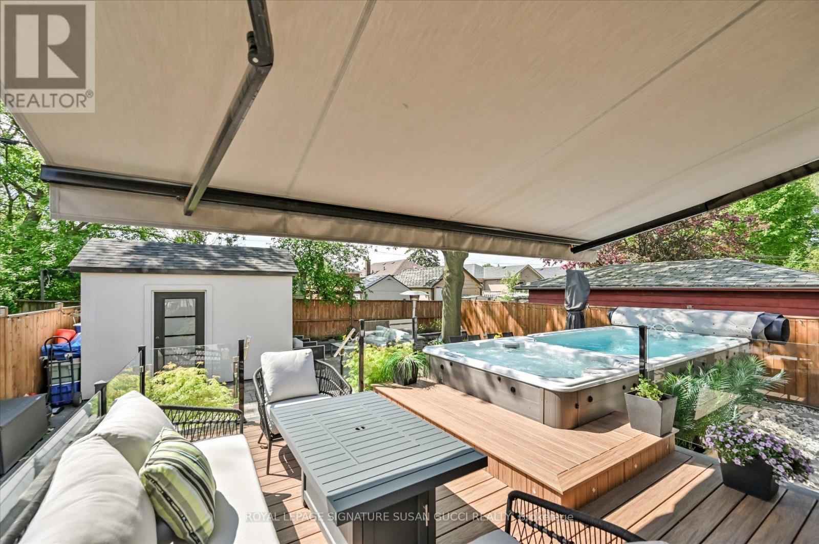












39 AMSTERDAM AVENUE

,
Toronto,




Ontario
M4B2B9

