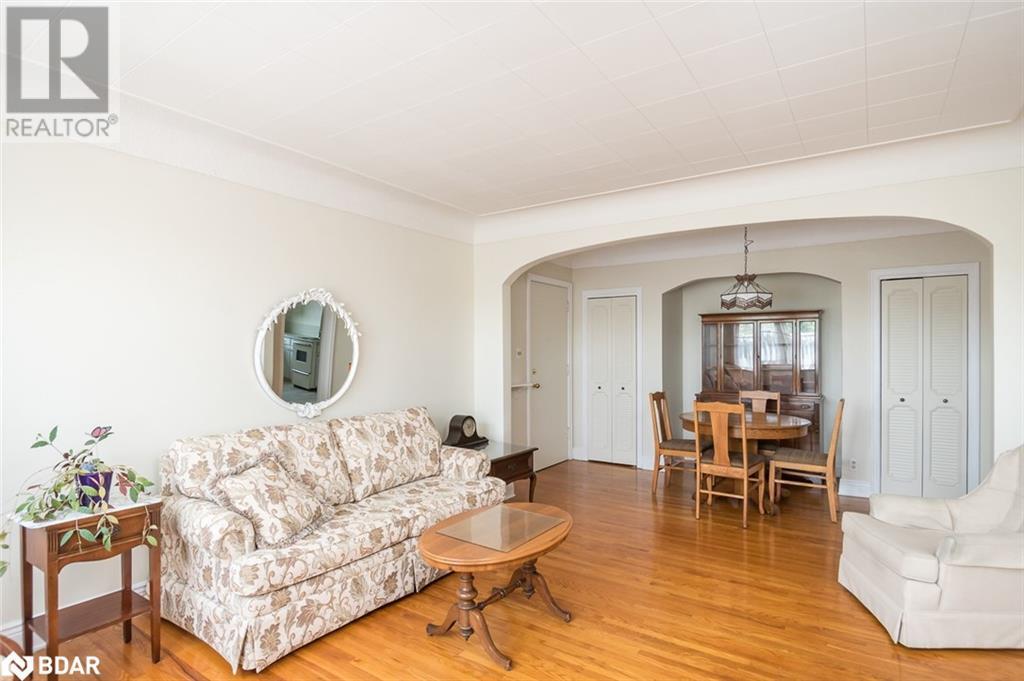












5 EAST 36TH Street

,
Hamilton,




Ontario
L8V3Y6

