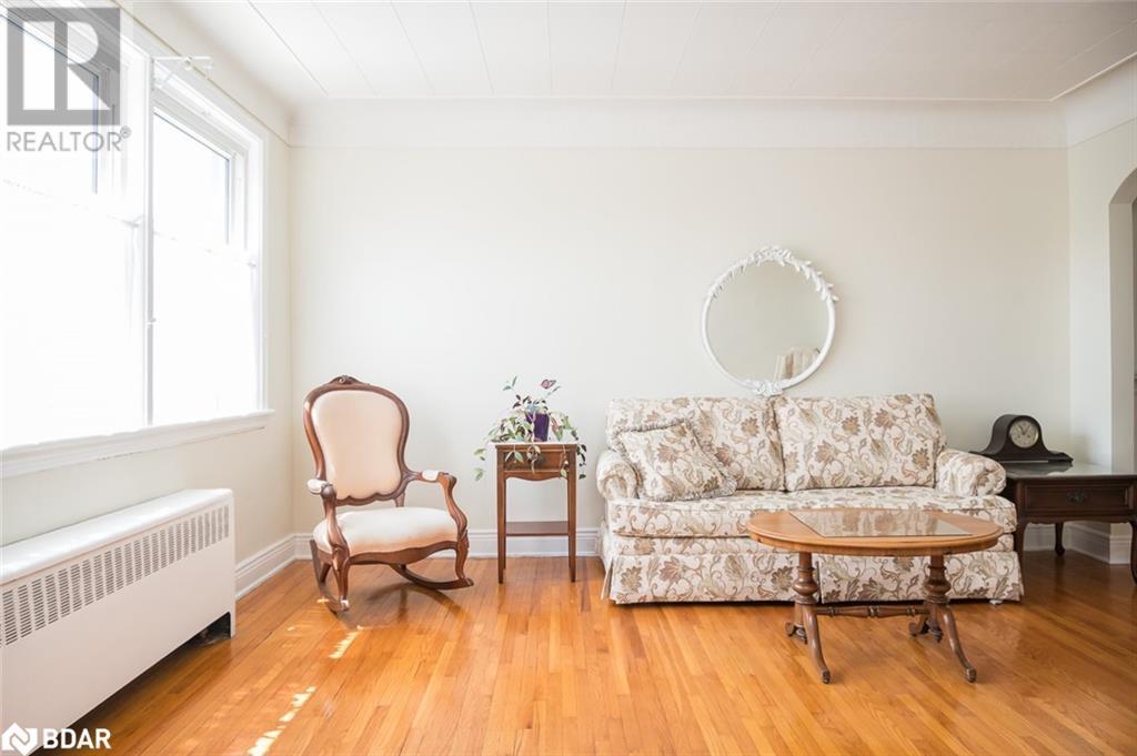 












5 EAST 36TH Street

,
Hamilton,




Ontario
L8V3Y6

