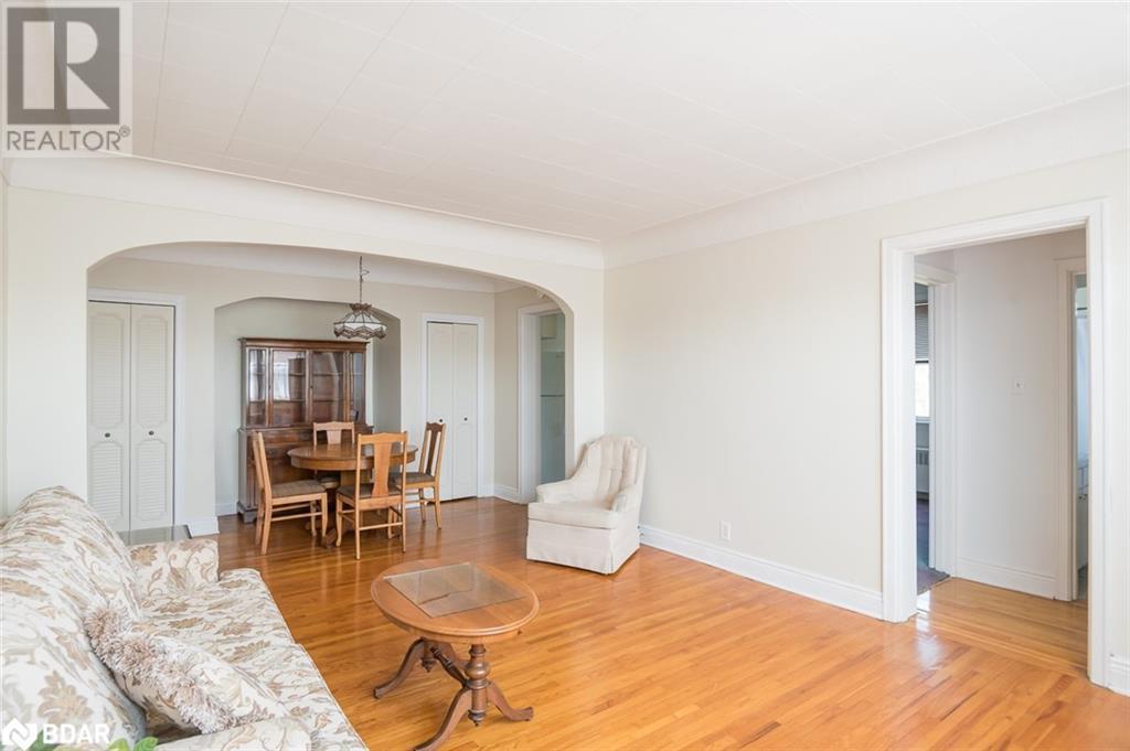












5 EAST 36TH Street

,
Hamilton,




Ontario
L8V3Y6

