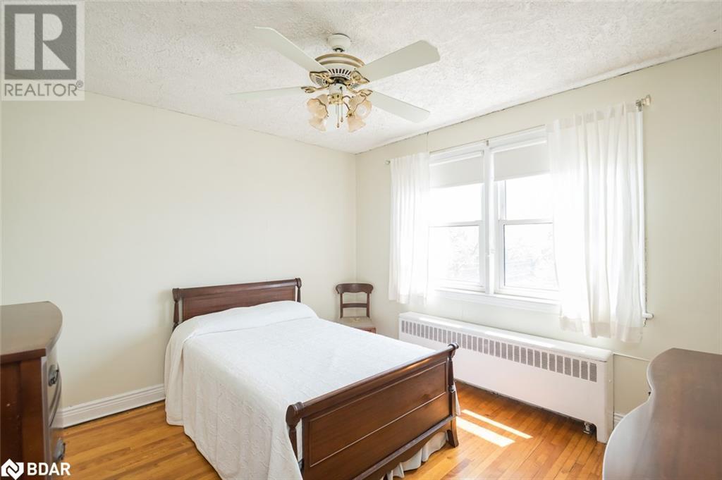 












5 EAST 36TH Street

,
Hamilton,




Ontario
L8V3Y6

