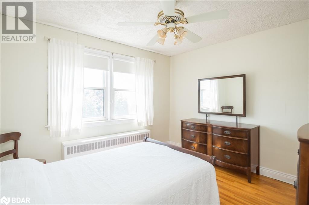 












5 EAST 36TH Street

,
Hamilton,




Ontario
L8V3Y6

