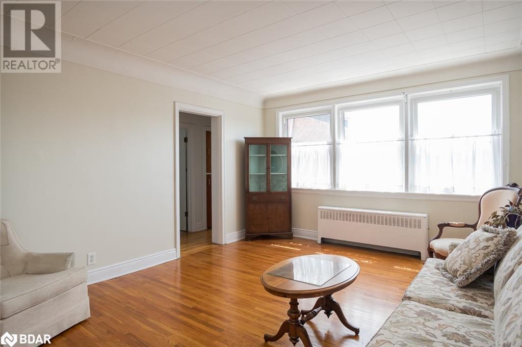 












5 EAST 36TH Street

,
Hamilton,




Ontario
L8V3Y6

