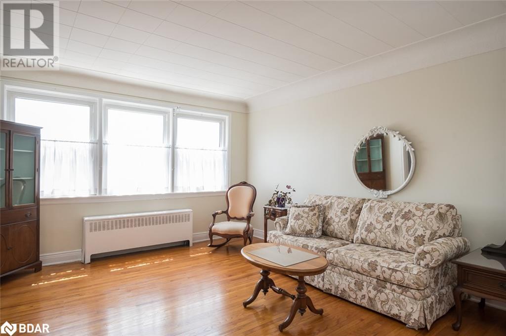 












5 EAST 36TH Street

,
Hamilton,




Ontario
L8V3Y6

