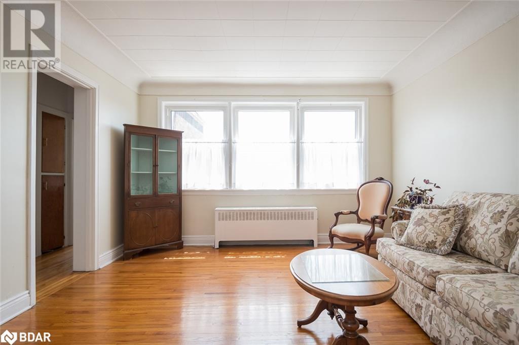 












5 EAST 36TH Street

,
Hamilton,




Ontario
L8V3Y6

