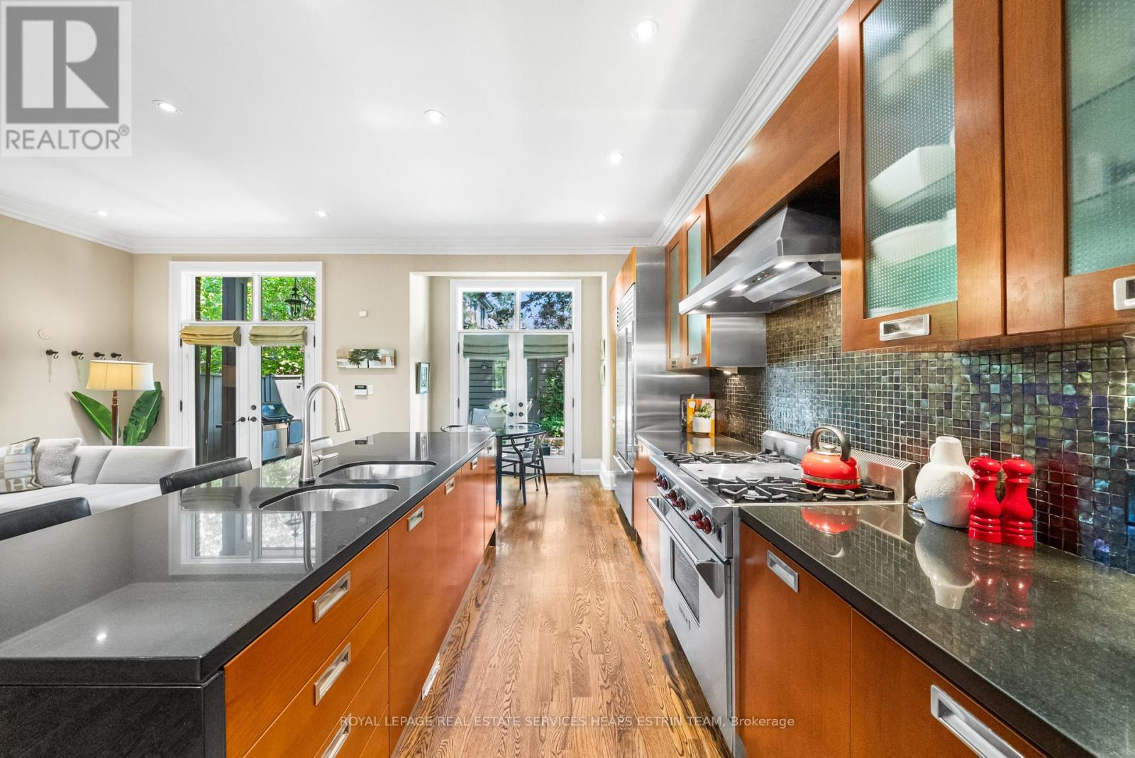 












114 BELSIZE DRIVE

,
Toronto,




Ontario
M4S1L7

