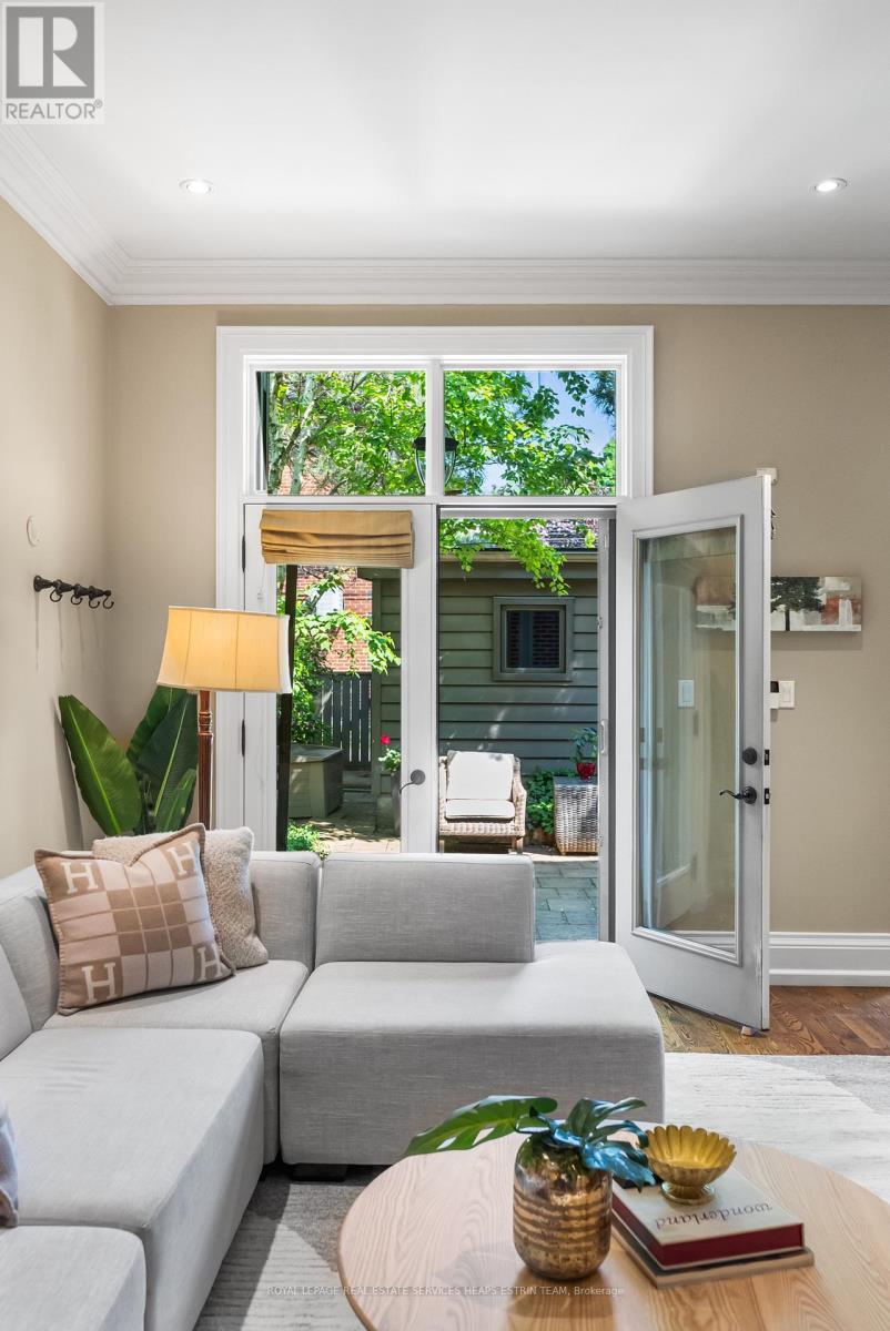












114 BELSIZE DRIVE

,
Toronto,




Ontario
M4S1L7

