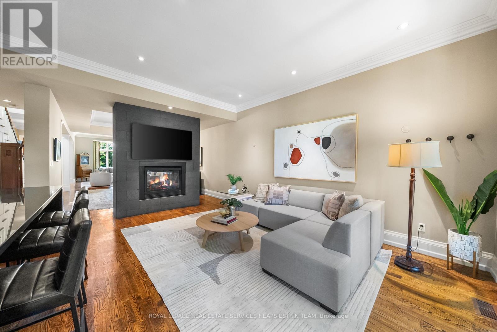 












114 BELSIZE DRIVE

,
Toronto,




Ontario
M4S1L7


