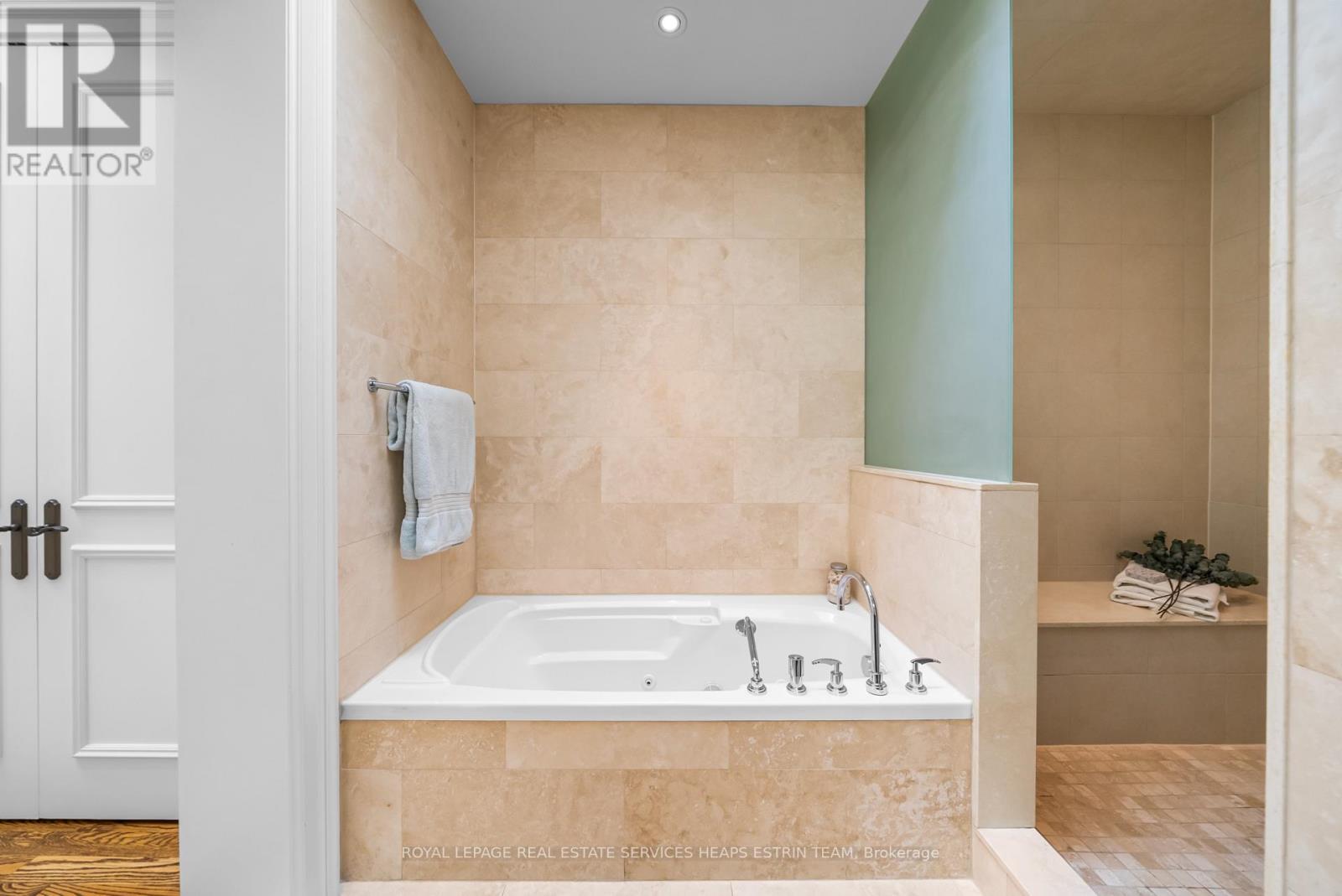 












114 BELSIZE DRIVE

,
Toronto,




Ontario
M4S1L7

