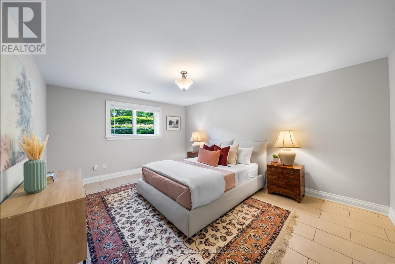 












114 BELSIZE DRIVE

,
Toronto,




Ontario
M4S1L7


