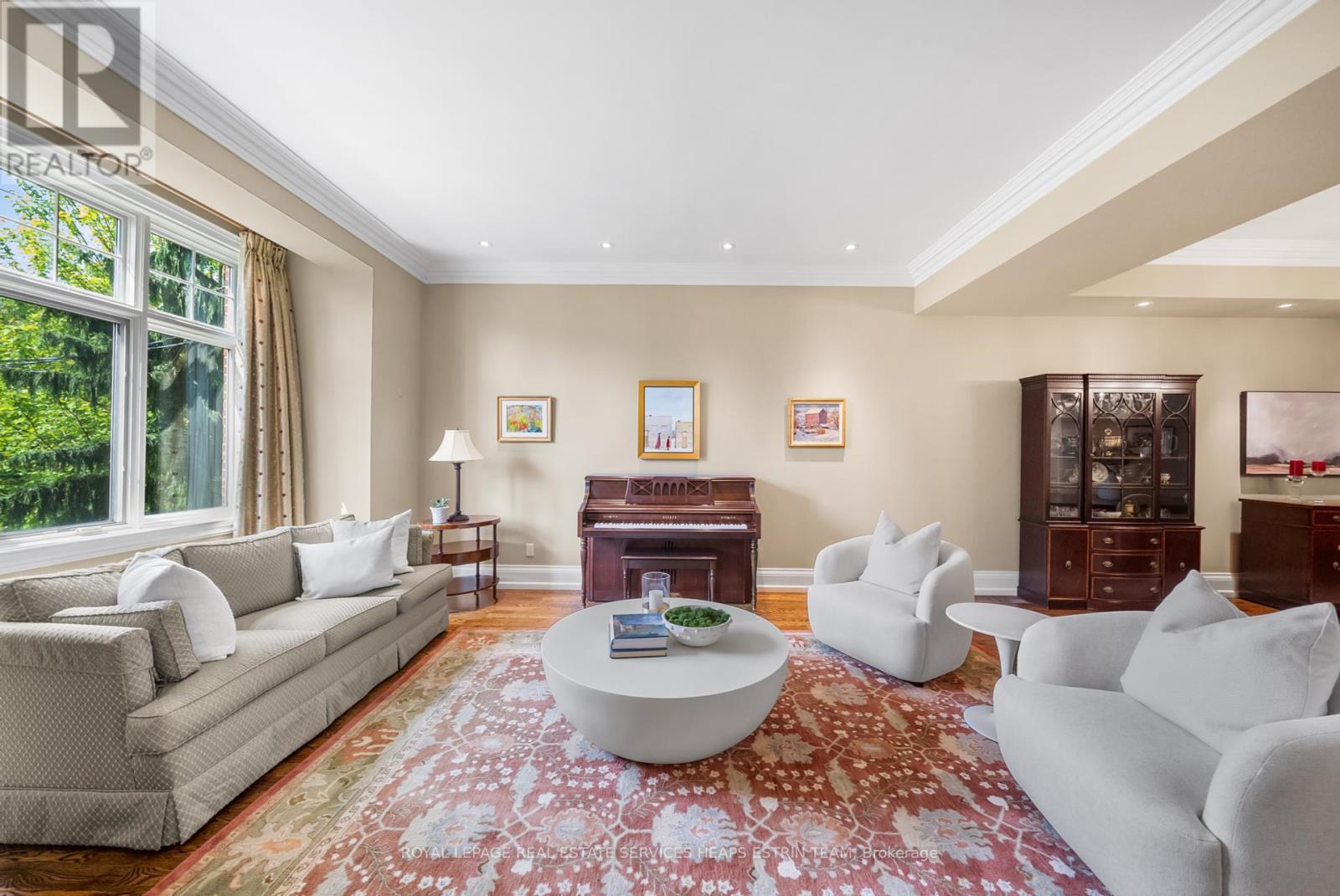 












114 BELSIZE DRIVE

,
Toronto,




Ontario
M4S1L7

