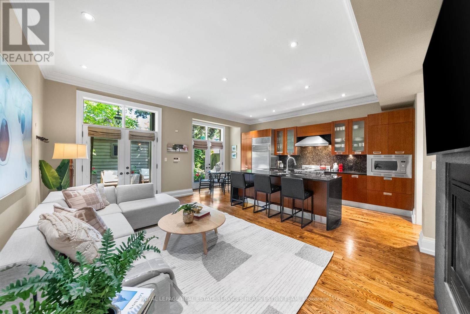 












114 BELSIZE DRIVE

,
Toronto,




Ontario
M4S1L7

