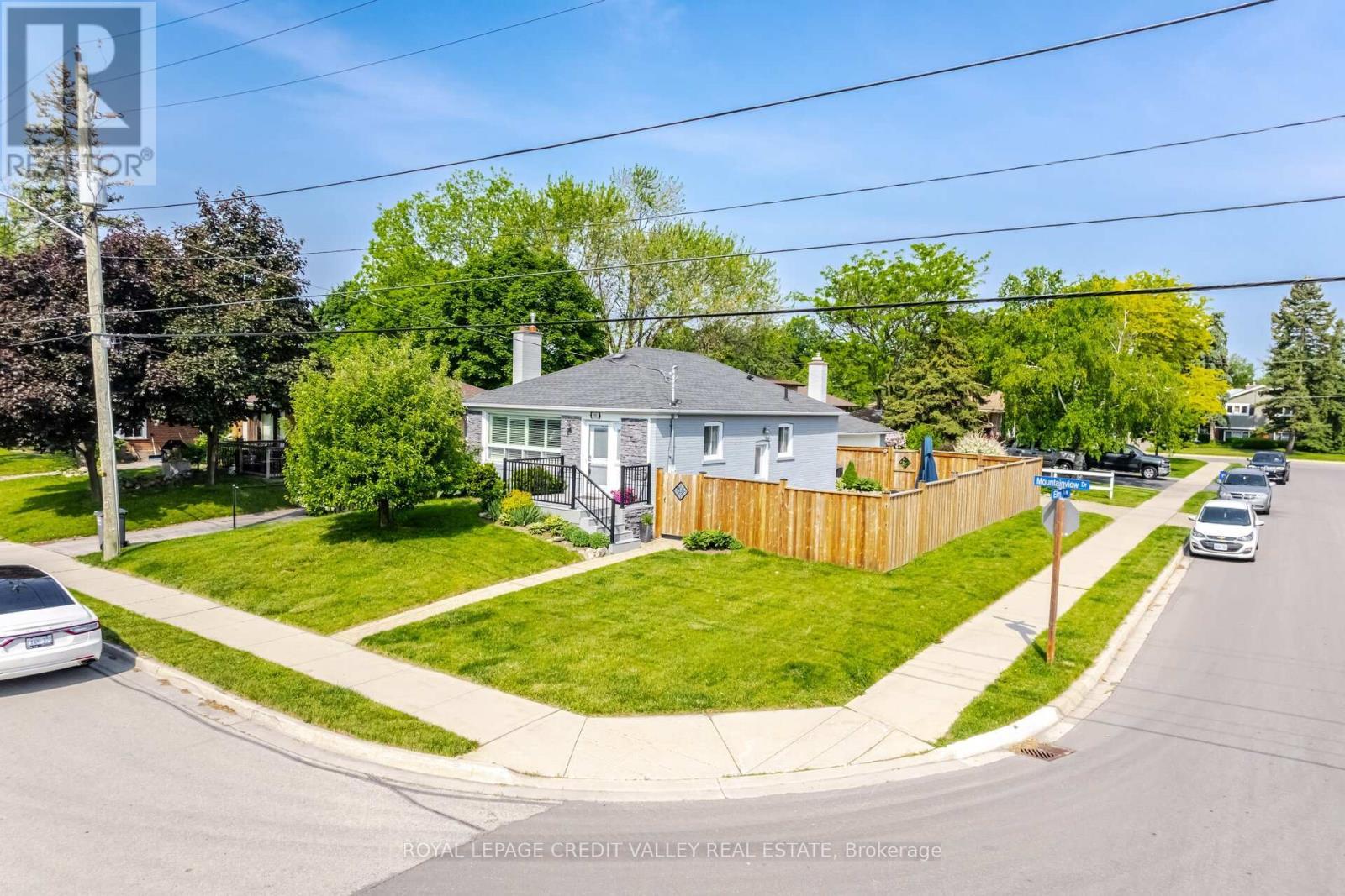 












391 MOUNTAINVIEW DRIVE

,
Milton,




Ontario
L9T1W1

