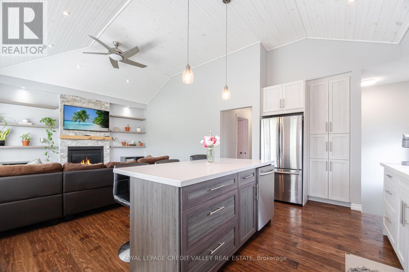












391 MOUNTAINVIEW DRIVE

,
Milton,




Ontario
L9T1W1


