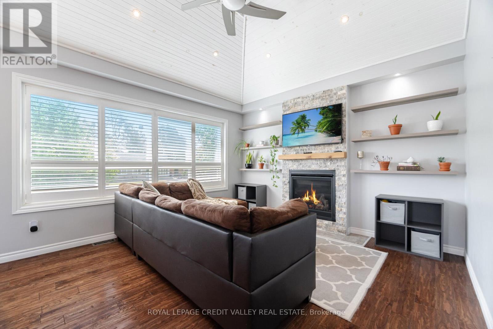 












391 MOUNTAINVIEW DRIVE

,
Milton,




Ontario
L9T1W1

