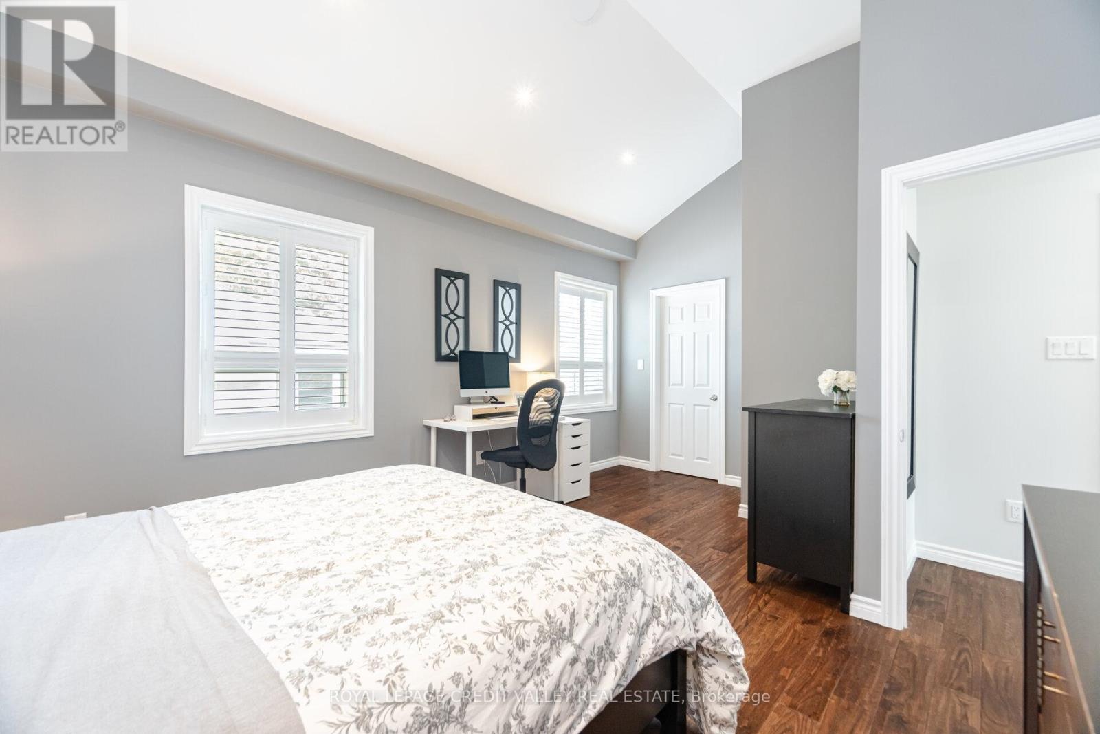 












391 MOUNTAINVIEW DRIVE

,
Milton,




Ontario
L9T1W1

