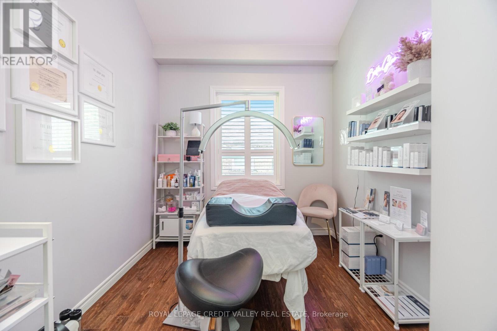 












391 MOUNTAINVIEW DRIVE

,
Milton,




Ontario
L9T1W1

