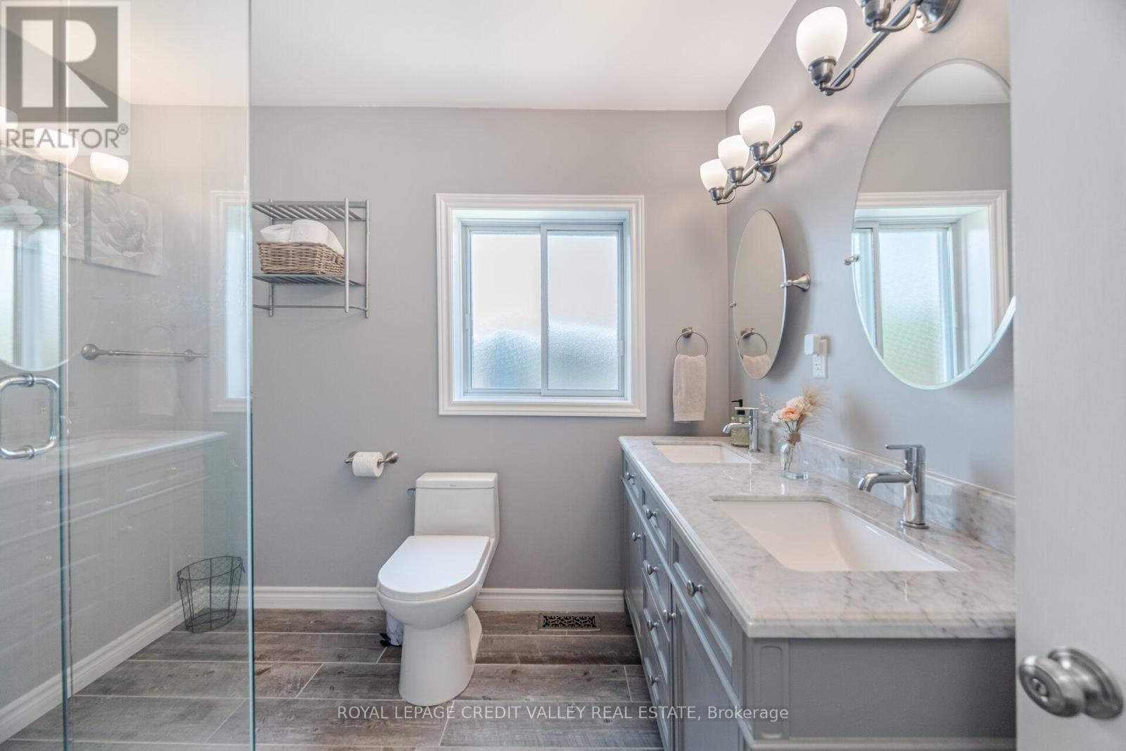 












391 MOUNTAINVIEW DRIVE

,
Milton,




Ontario
L9T1W1

