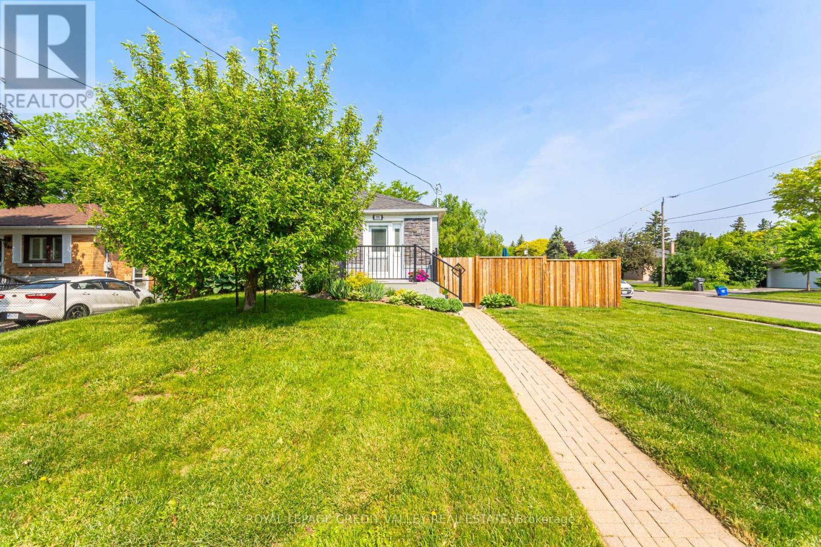 












391 MOUNTAINVIEW DRIVE

,
Milton,




Ontario
L9T1W1

