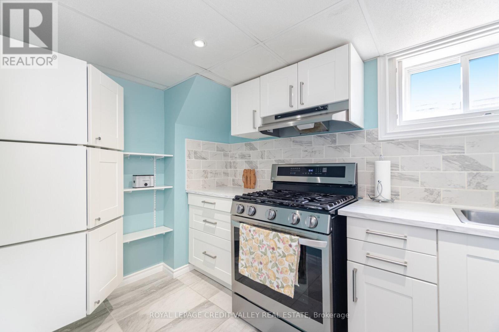 












391 MOUNTAINVIEW DRIVE

,
Milton,




Ontario
L9T1W1

