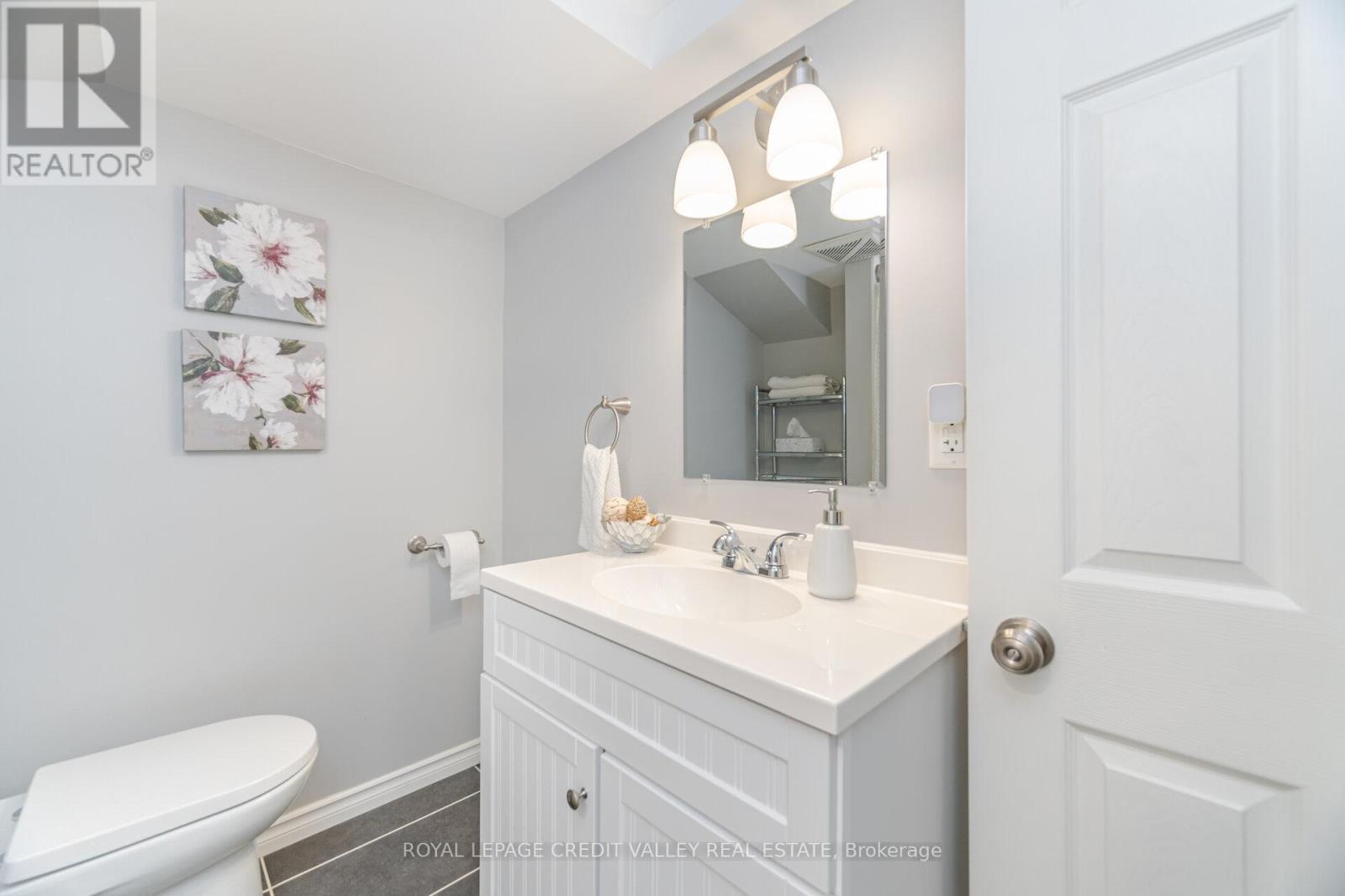 












391 MOUNTAINVIEW DRIVE

,
Milton,




Ontario
L9T1W1

