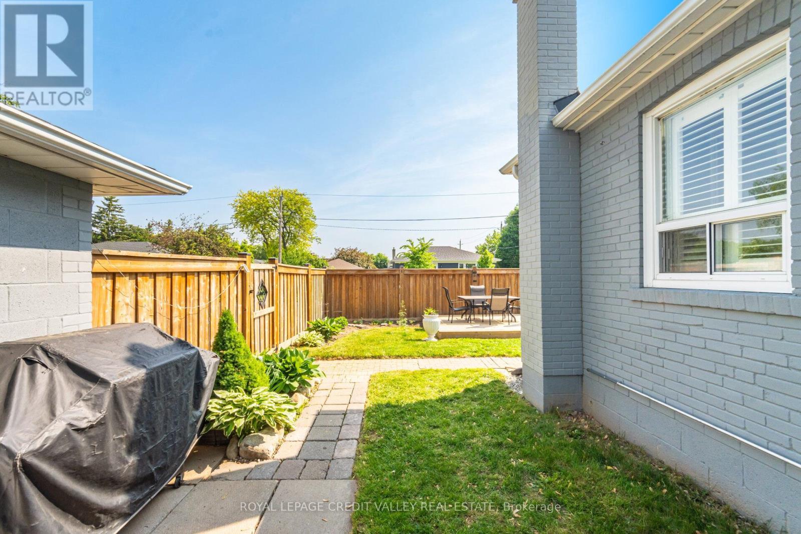 












391 MOUNTAINVIEW DRIVE

,
Milton,




Ontario
L9T1W1

