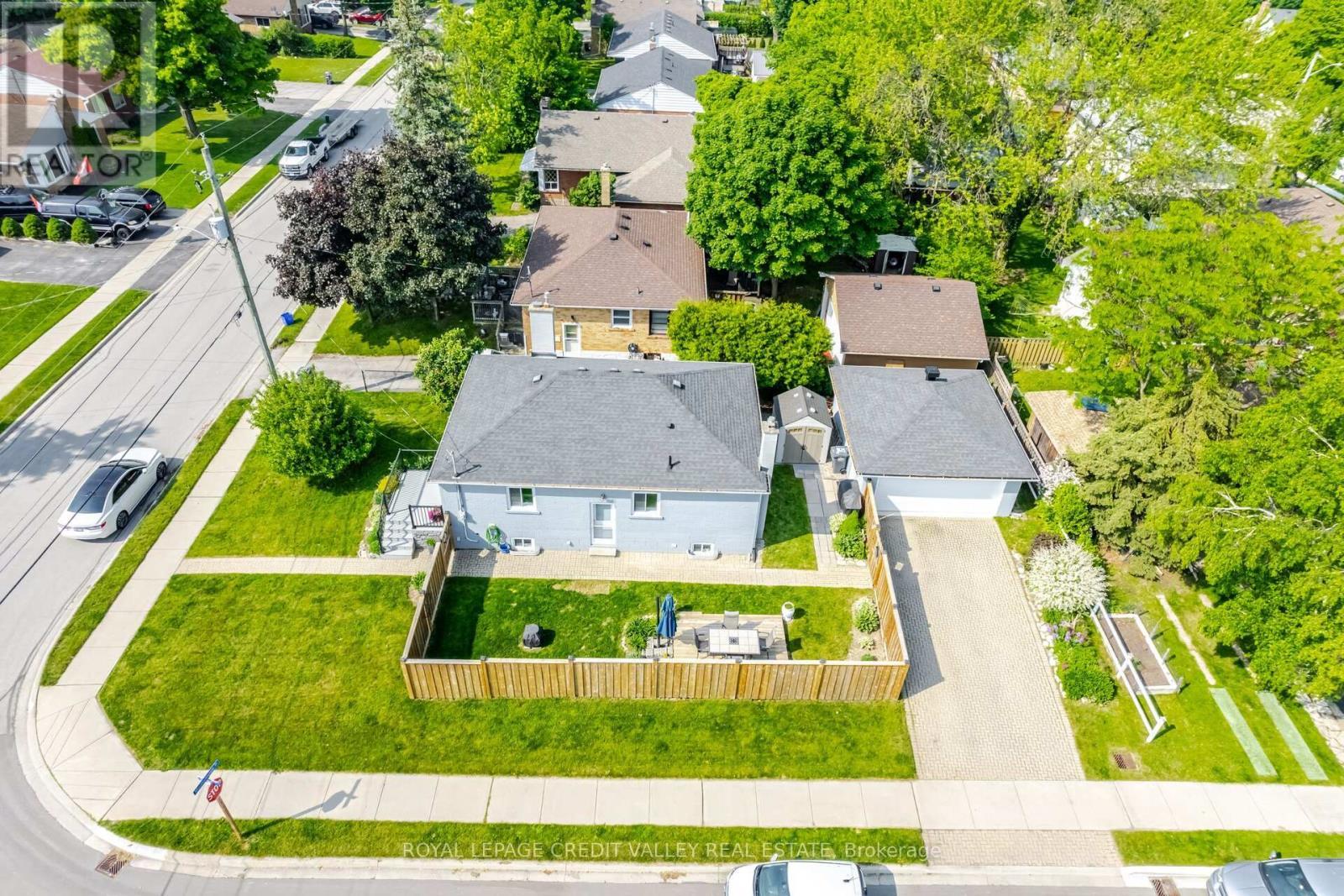 












391 MOUNTAINVIEW DRIVE

,
Milton,




Ontario
L9T1W1

