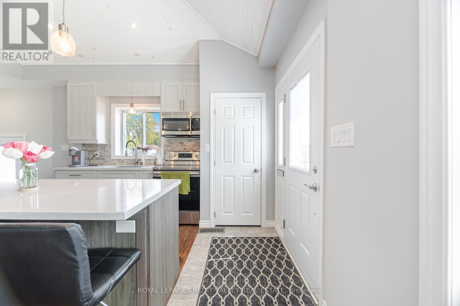 












391 MOUNTAINVIEW DRIVE

,
Milton,




Ontario
L9T1W1

