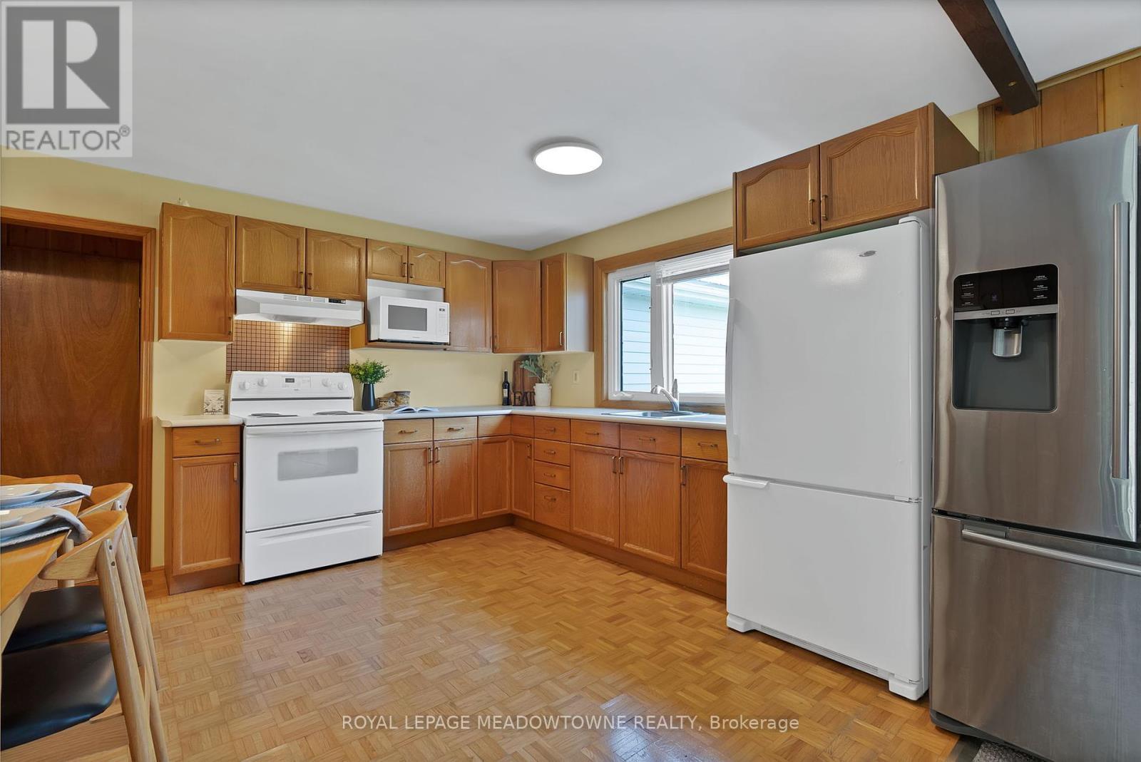 












46 HAWKE DRIVE

,
Kawartha Lakes,




Ontario
K0L2W0

