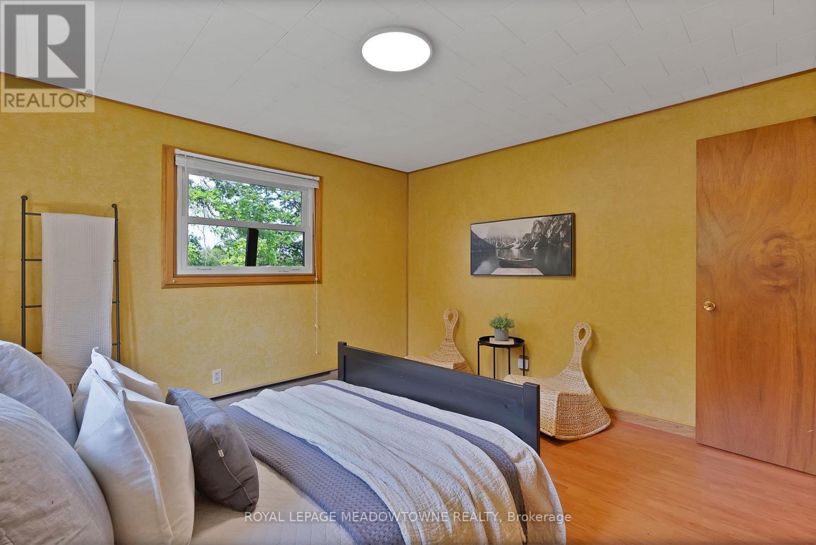 












46 HAWKE DRIVE

,
Kawartha Lakes,




Ontario
K0L2W0

