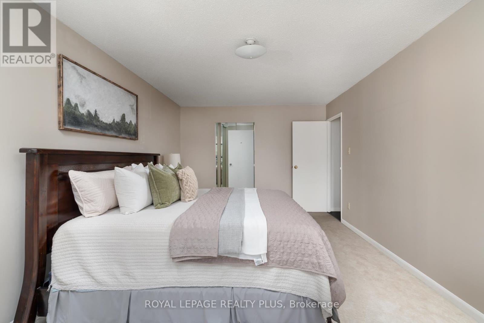 












206 - 2185 MARINE DRIVE

,
Oakville,




Ontario
L6L5L6

