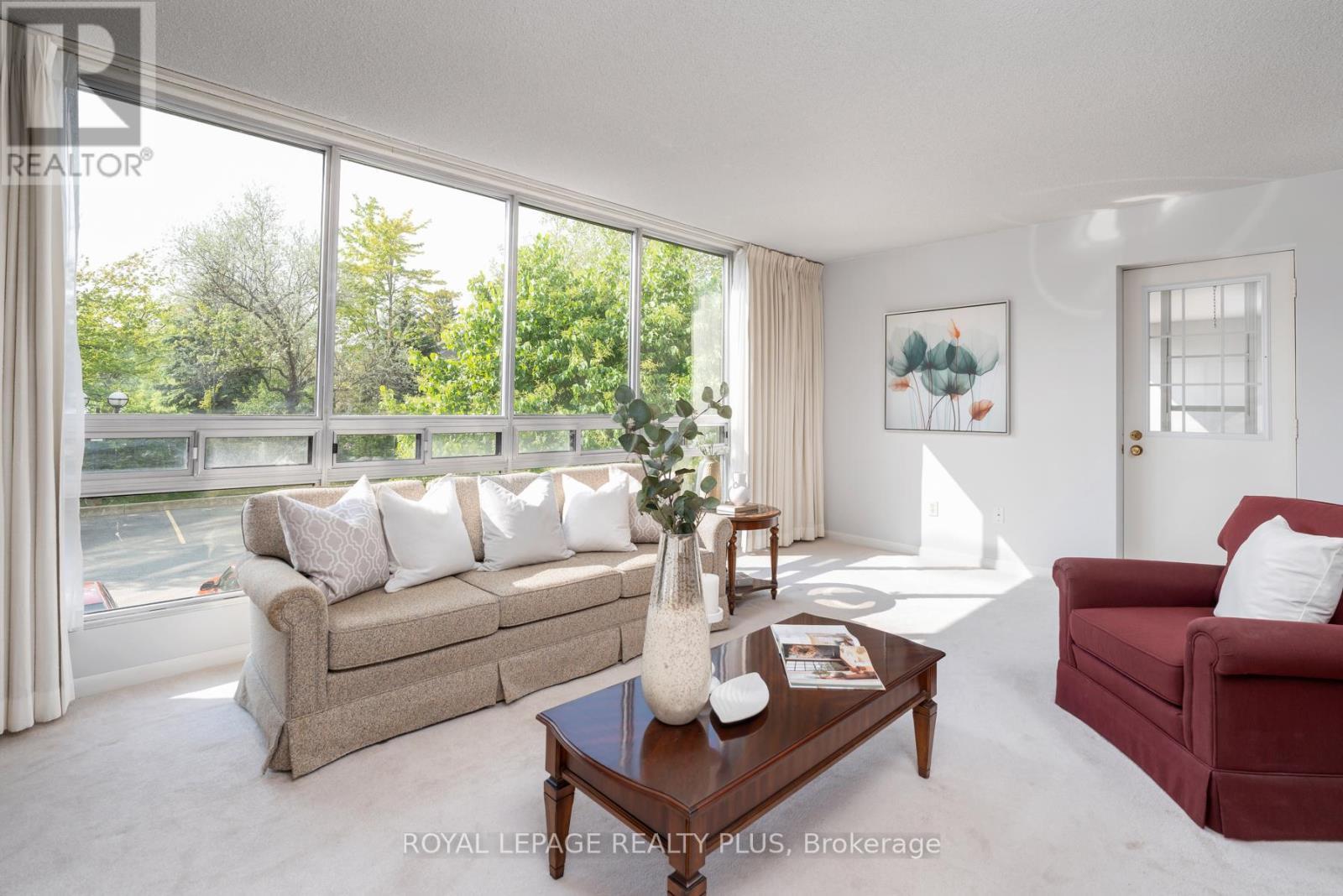 












206 - 2185 MARINE DRIVE

,
Oakville,




Ontario
L6L5L6


