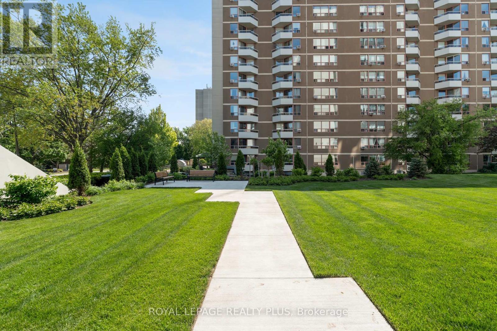 












206 - 2185 MARINE DRIVE

,
Oakville,




Ontario
L6L5L6


