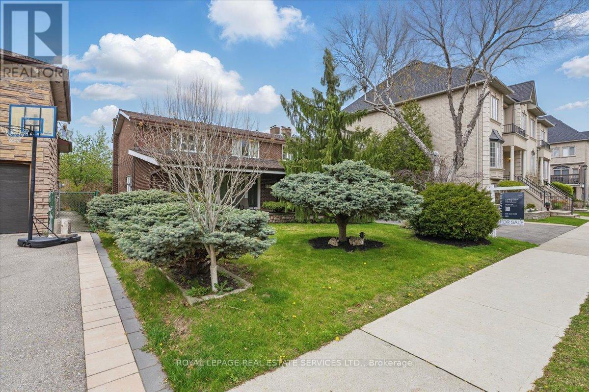 












116 CLEMENT ROAD

,
Toronto,




Ontario
M9R1Z2

