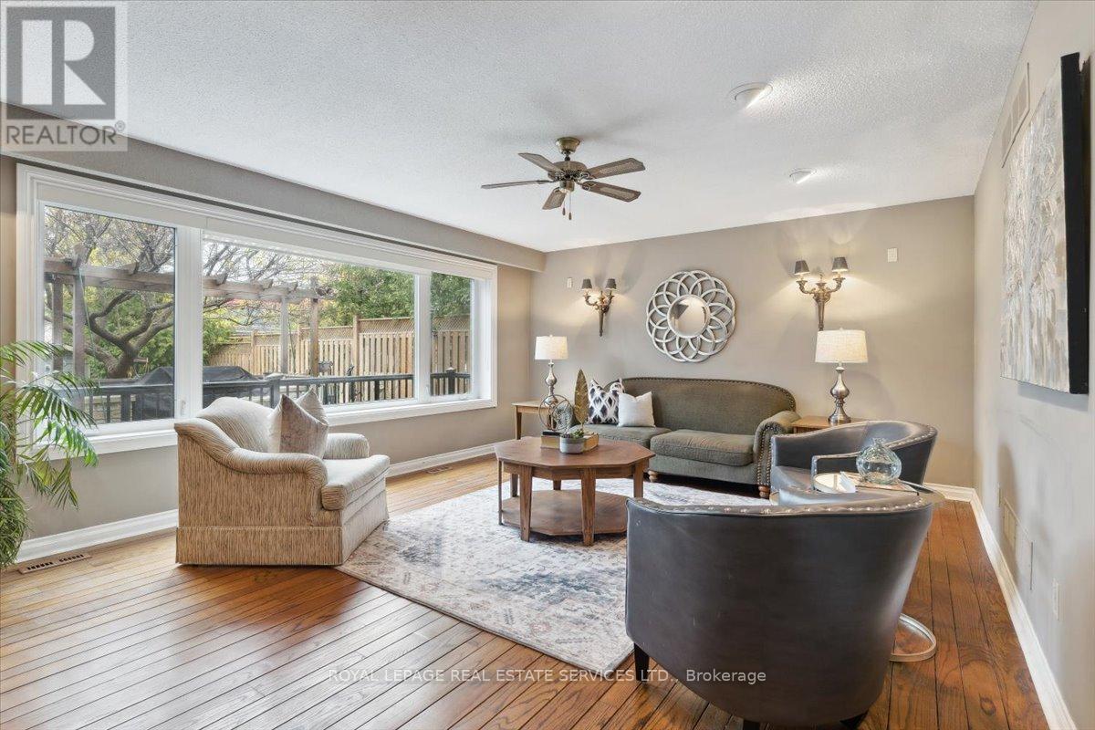 












116 CLEMENT ROAD

,
Toronto,




Ontario
M9R1Z2

