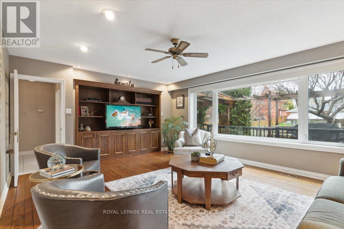 












116 CLEMENT ROAD

,
Toronto,




Ontario
M9R1Z2

